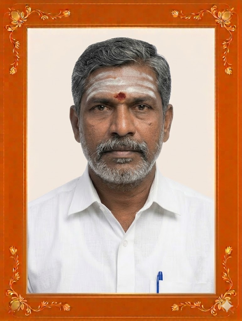 Arulthiru Ekambara Nathan Experienced Nadi Reader interpreting Agasthiya palm leaves